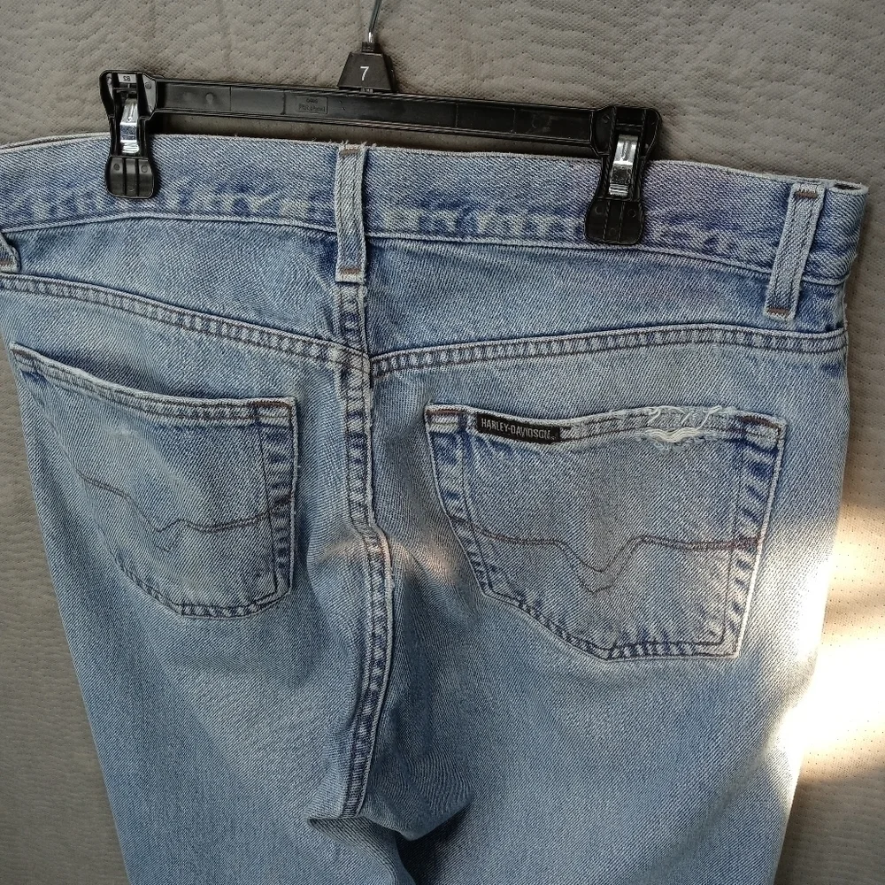Harley Davidson men's blue jeans sz 33x34. Rise 11